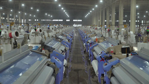 积极参展，推出全新机型JW82喷水织机